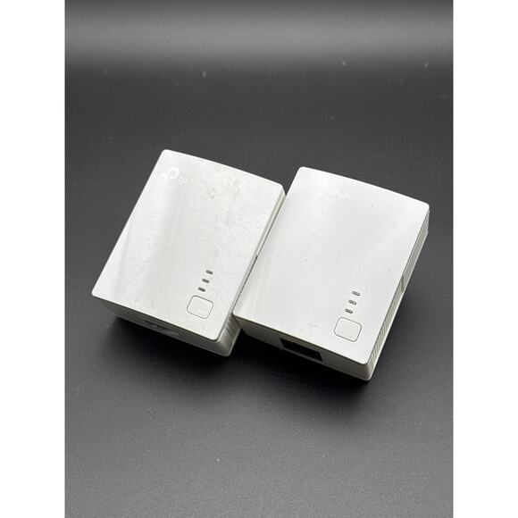 TP-Link 500Mbps Powerline Ethernet Adapter Model TL-PA4010 AV500 Set of 2 - Picture 1 of 4
